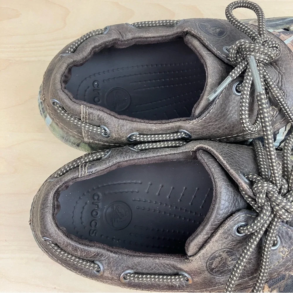 Crocs Men’s Size 9.0 Islander Pitcrew Brown Leather Camo Clogs Advantage Max-4HD